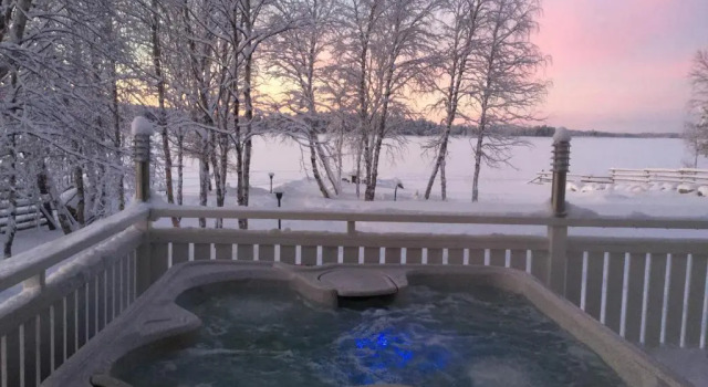 Коттедж с 2 комнатами Nellim Holiday Home, Sámi Village