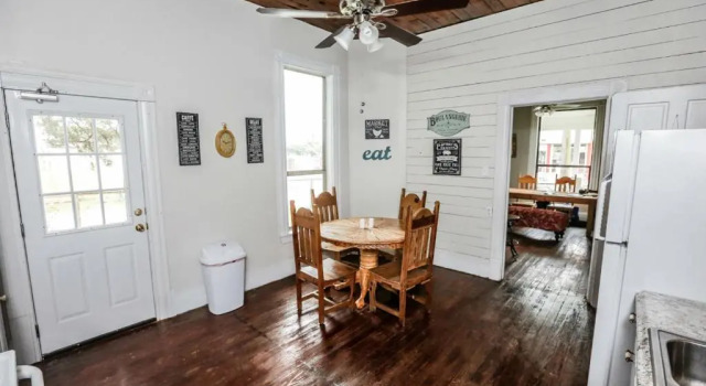 Bunkwood Hostel, Book Hostel / Vandrerhjem Hostels i Houston, Hostel / Vandrerhjem