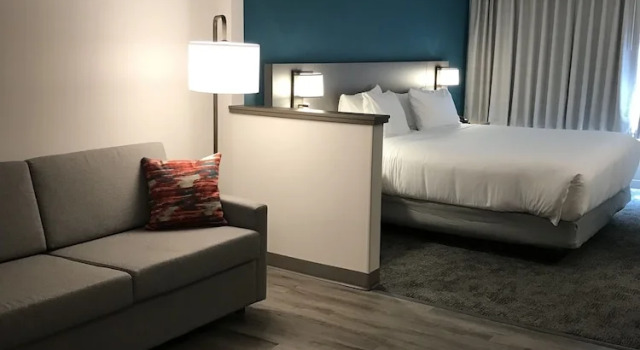 Двухместный люкс Comfort Inn & Suites NW Milwaukee
