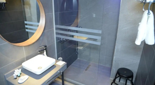 Двухместный номер Deluxe Royal Court Hotel