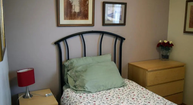 The Dewberry Homestay B&B, 予約 ベッド・アンド・ブレックファースト Southeast Edmonton エドモントン