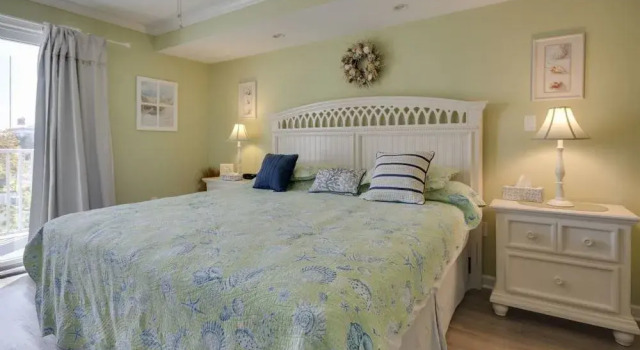 Bel Mare 103 by RedAwning