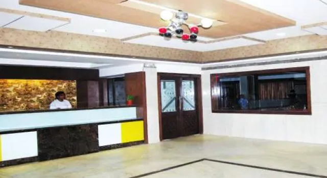 Hotel Mayura A/C, Rezerwuj Hotel Hotele w Andhra Pradesh z parkingiem, Parking