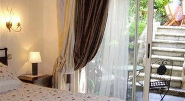 Bed and Breakfast Dessous Des Berges