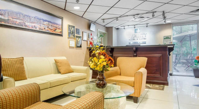 Quality Hotel & Suites Langley