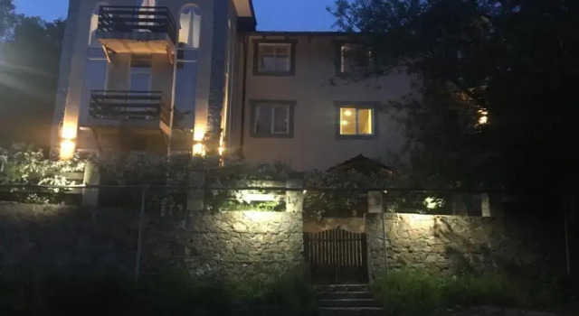 Nran Hatik, Rezerwuj Hotel Dilidżan Tavush region