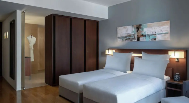 Двухместный номер Standard с балконом Hilton Beirut Downtown