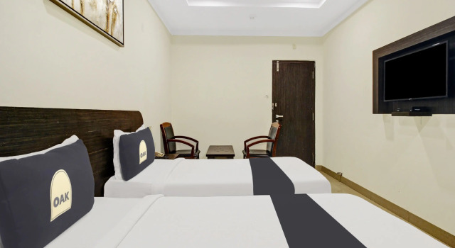 Super Oyo Townhouse Oak Hotel N7 Elite, Rezerwuj Hotel Surūrnagar 
