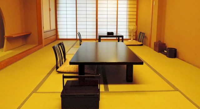 Akita Sawarabi, Book Guesthouse Yokote 
