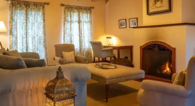 Люкс Deluxe Karen Blixen Coffee Garden & Cottages