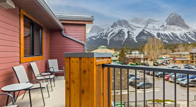 RidgeView Loft - Top Floor 2 Bed 2 Bath, Amazing Views