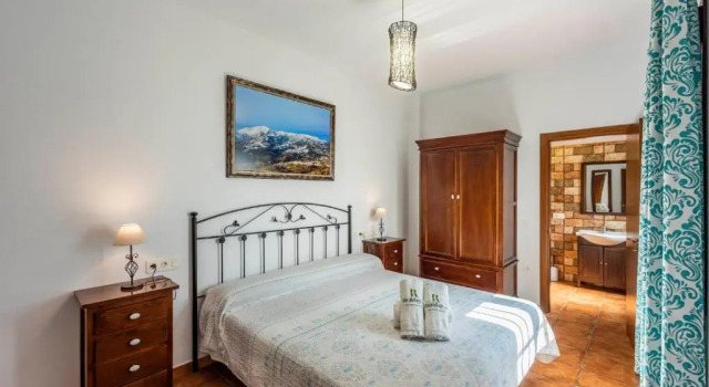 Casa Rural Sierra de las Nieves, Забронировать Дом для отпуска Юнкера Sierra de las Nieves, рядом с Ла-Торре-де-Юнкера