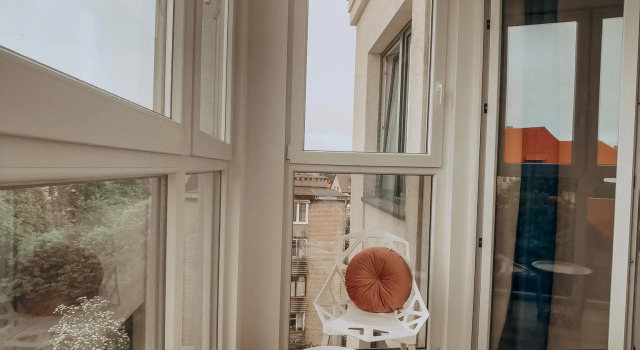 Трёхместные апартаменты c 1 комнатой с балконом LovelyHome 39 (ЛавлиХоум 39) на улице Каштановая аллея 97