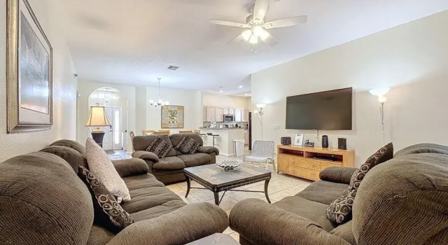 Walk To Silver Spurs Rodeo And Heritage Park 4 Bedroom Home, Забронировать Дом для отпуска Киссимми Диснейуорлд Орландо, рядом с Арена Silver Spurs