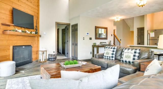 Апартаменты с 2 комнатами Somerset Townhome w/ Deck < 2 Mi to Ski Lift!
