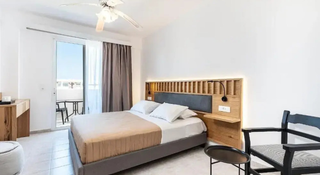 Трёхместный номер Standard с балконом Aegean Bay Hotel