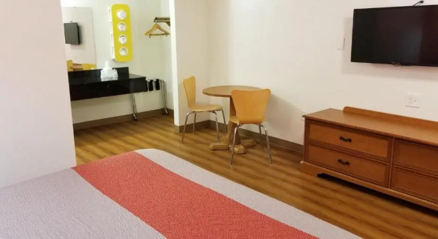 Люкс с 2 комнатами FairBridge Inn Express North Lima