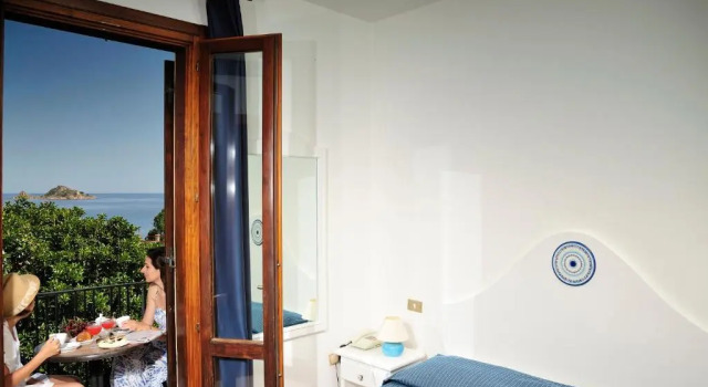 Двухместный номер Standard с балконом и с видом на море Hotel Agugliastra