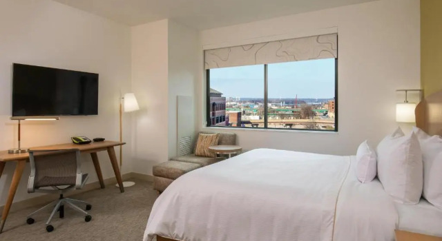 Номер Standard Element by Marriott Moline