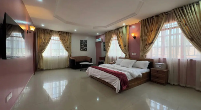 Апартаменты Executive R & R Apartments