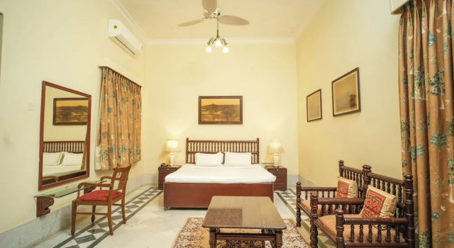 Номер Deluxe Nilambag Palace Hotel