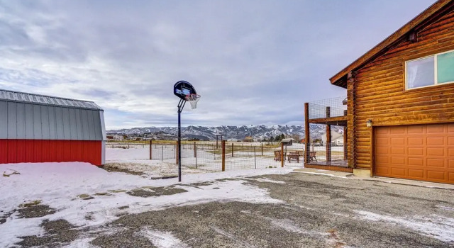 10 Mi to Deer Valley: Mtn-view Gem w/ Game Room, Reserva ahora Casa o chalet Villas en Silver Summit, Villa
