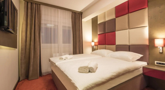 Centrum Osijek, Забронировать Отель Отели Осиек 4 звезды, 4*