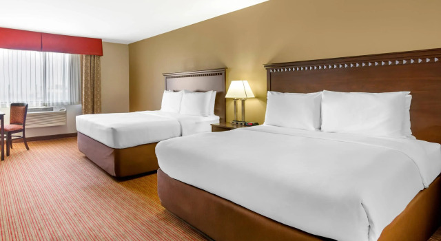 Четырёхместный номер Standard Comfort Inn Phoenix Central City