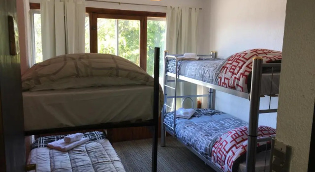 Кровать в общем номере Italia Inn Hostel