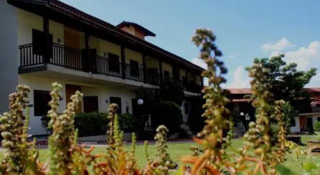 Hotel Solar das Primaveras, Забронировать Отель Кабреува штат Сан-Паулу