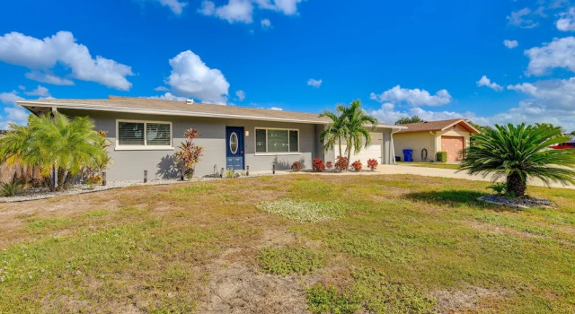 Bradenton Paradise: Pool, Patio & Putting Green!