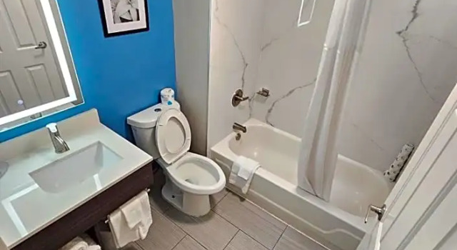 Четырёхместный номер Standard La Quinta by Wyndham Houston Stafford Sugarland
