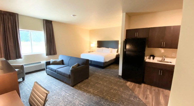 Люкс Cobblestone Inn & Suites - Forest City