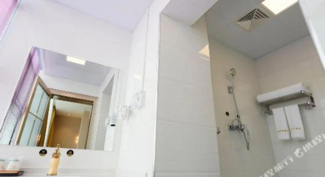 Wuhan Good Time Hotel (Tianhe Airport Hengdian Subway Station), Prenota Hotel Hotel a Hubei con parcheggio, Parcheggio