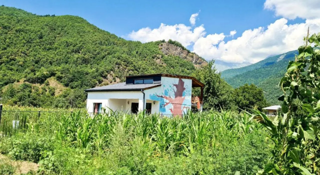 Коттедж Racha Cornfield House