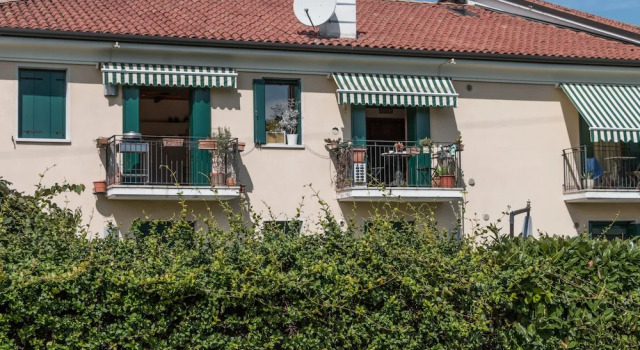 Kate House, Забронировать Отель Отели Сан-Бьяджо-ди-Каллальта с бассейном, Бассейн