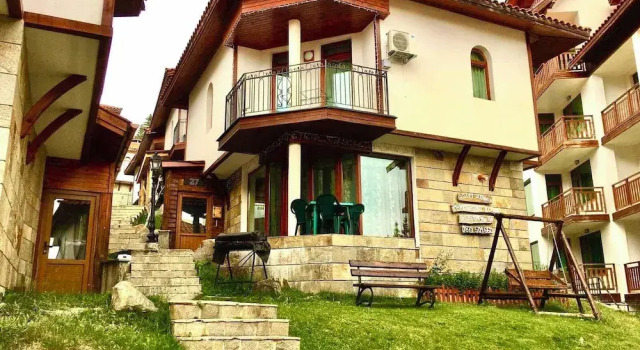 Raikovski Livadi Mountain Villas Pamporovo, Prenota Villa Cottage a Rhodope Mountains, Cottage