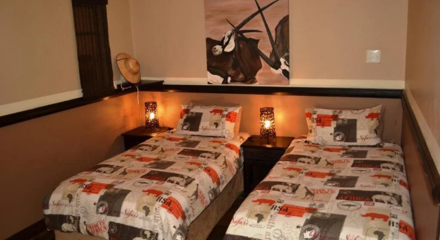The Ostrich Manor, Boek Hotel Hartbeespoort 