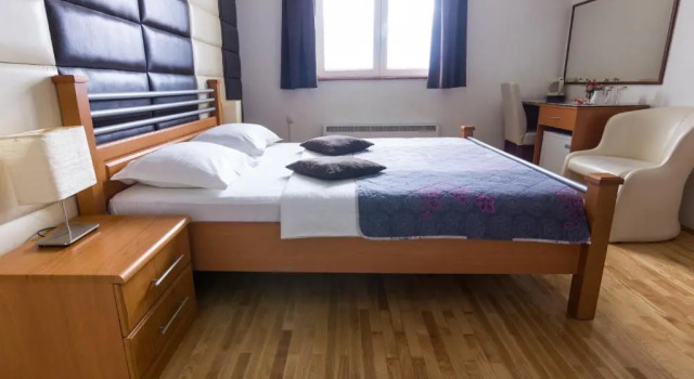 F Apartmani Kragujevac - Luxuary Business Suites, Buchen Sie Pension Kragujevac Zentralserbien