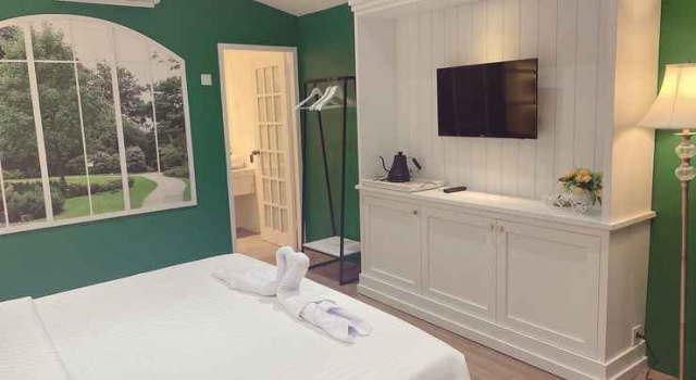 Hotel Pequena Casa, Rezervovat Hotel Hotely v Kalimantan s parkováním, Parkování