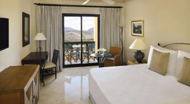 Двухместный номер Classic Mövenpick Resort & Spa Dead Sea
