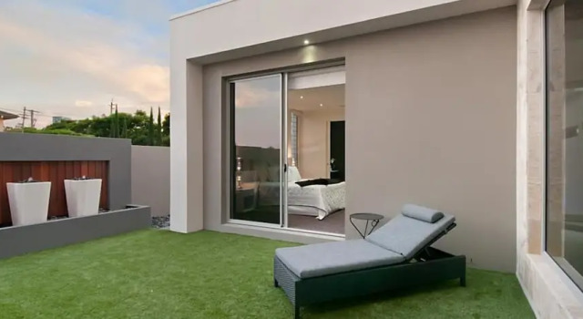 Vue De Monde, Забронировать Отель Отели Голд-Кост 5 звезд, рядом с Florida Gardens Tram Station, 5*