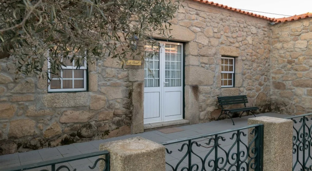 Peaceful Holiday Home in Vila Flor Portugal With Pool, Boek Hotel Vila Flor 