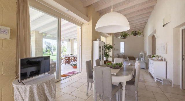 Ground floor apartment in Villa Reginella, with shared swimming pool in Lecce-Reginella Padronale, Rezervovat Apartmán Lecce Salento