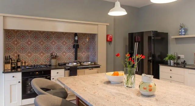 Апартаменты Authentic Central 3-Bedroom Apartment