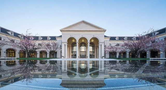 Lvcheng Taohuayuan Huanglong Hotel, Rezerwuj Hotel Hotele w Hangzhou z basenem, Basen