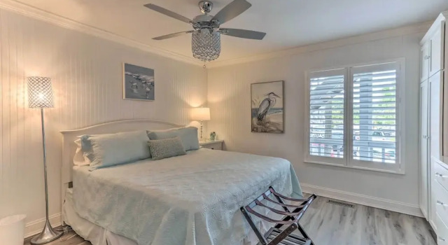 Harbor Island Beach Retreat - Steps to Ocean!