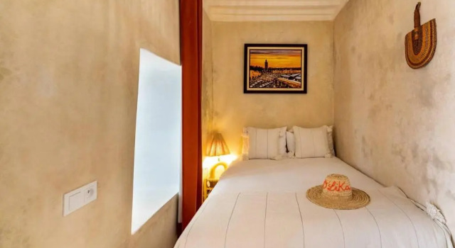 Camera Standard Riad Lila
