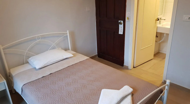 Трёхместный номер Economy Archontiki City Hotel