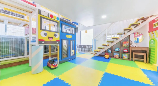 Gapyeong Mountain High Kids Poolvilla